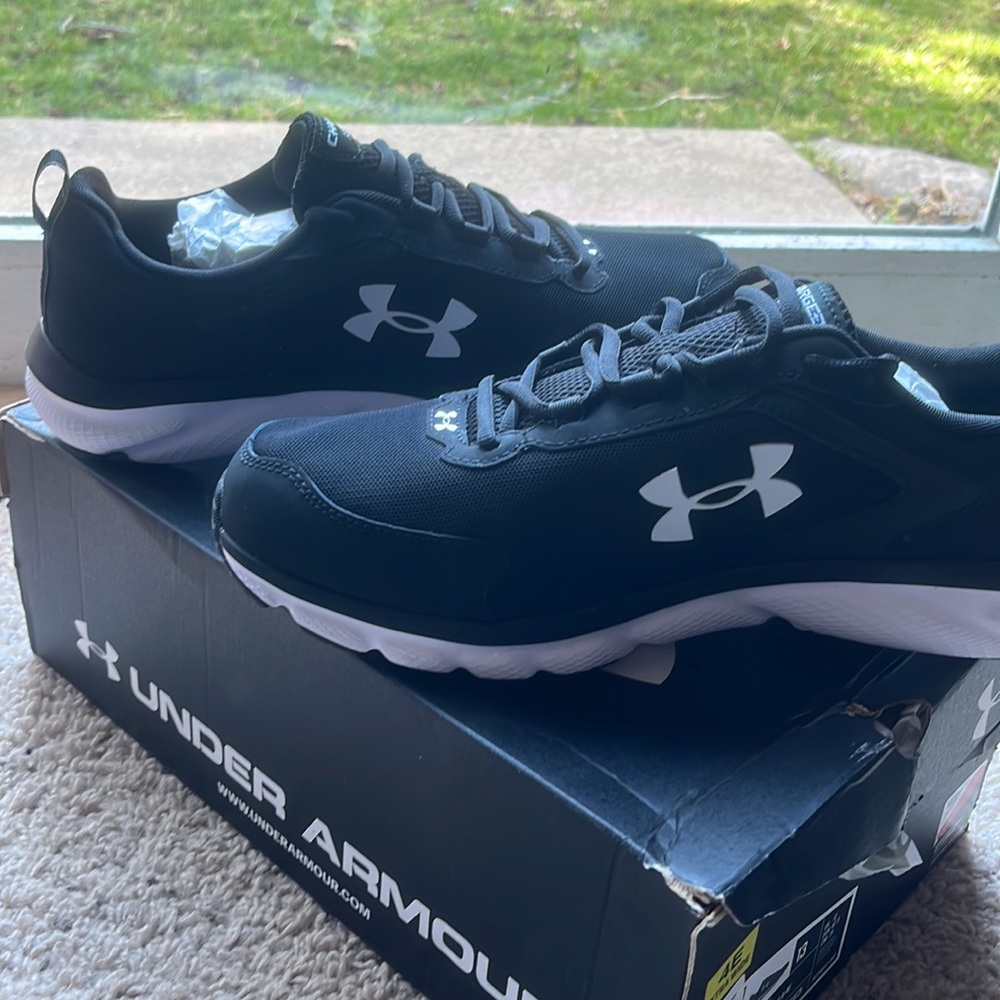 Men’s under Armour charged assert 9